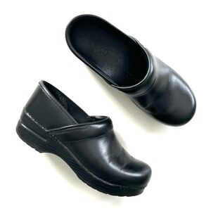 Dansko Classic Black Smooth Leather Professional Clog